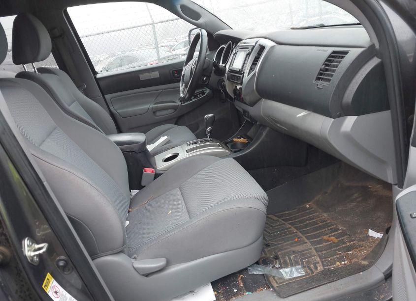 Photo 5 of 2014 Toyota Tacoma DOUBLE CAB (VIN 5TFLU4EN5EX094680)