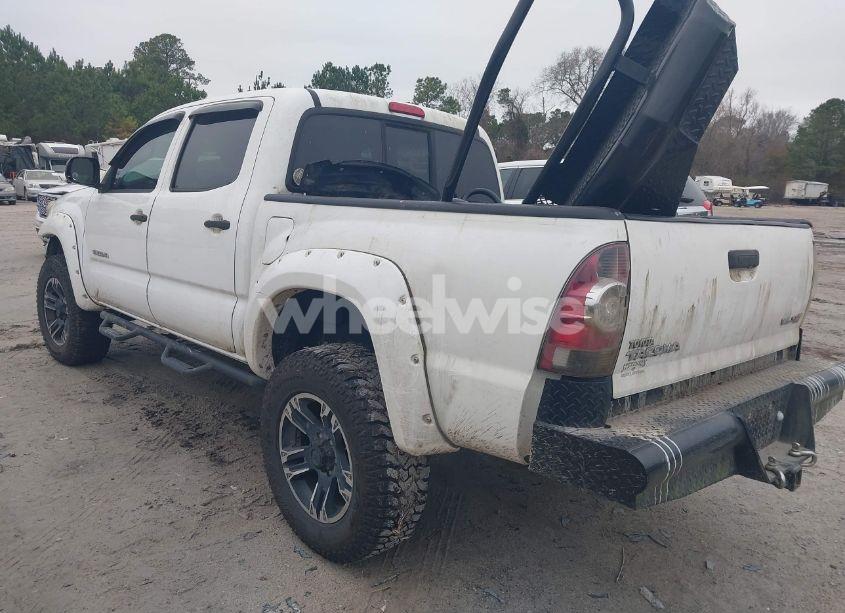 Photo 3 of 2013 Toyota Tacoma DOUBLE CAB (VIN 5TFLU4EN6DX077823)
