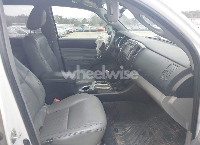 Photo 5 of 2013 Toyota Tacoma DOUBLE CAB (VIN 5TFLU4EN6DX077823)