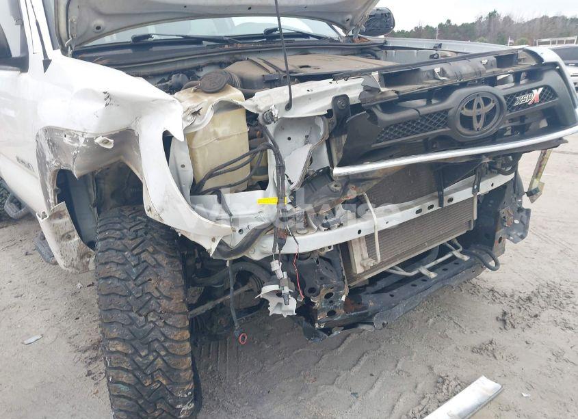 Photo 6 of 2013 Toyota Tacoma DOUBLE CAB (VIN 5TFLU4EN6DX077823)