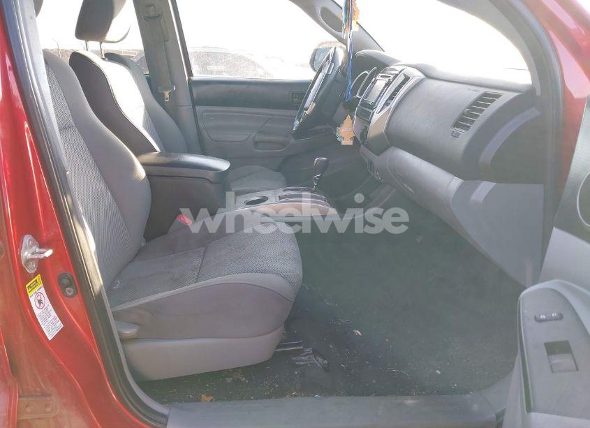 Photo 5 of 2015 Toyota Tacoma DOUBLE CAB/TRD PRO (VIN 5TFLU4EN6FX115702)