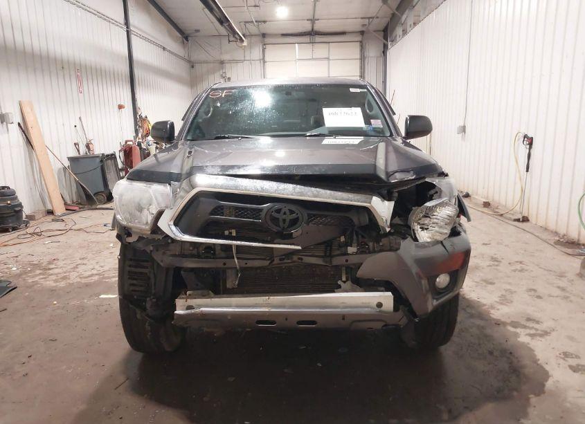 Photo 13 of 2015 Toyota Tacoma DOUBLE CAB/TRD PRO (VIN 5TFLU4EN6FX124965)