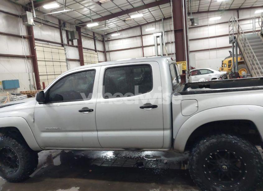 Photo 14 of 2011 Toyota Tacoma DOUBLE CAB (VIN 5TFLU4EN7BX003131)