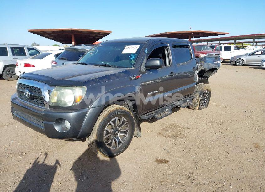 Photo 2 of 2011 Toyota Tacoma BASE V6 (VIN 5TFLU4EN7BX015795)