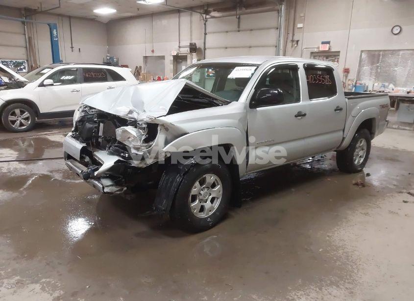 Photo 2 of 2013 Toyota Tacoma DOUBLE CAB (VIN 5TFLU4EN7DX061324)
