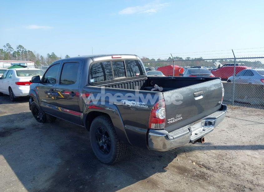 Photo 3 of 2013 Toyota Tacoma DOUBLE CAB (VIN 5TFLU4EN8DX072042)