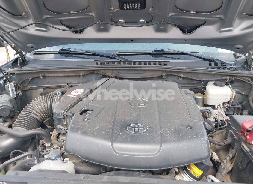 Photo 10 of 2015 Toyota Tacoma BASE V6 (VIN 5TFLU4EN8FX124417)