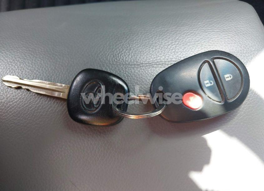 Photo 11 of 2015 Toyota Tacoma BASE V6 (VIN 5TFLU4EN8FX124417)