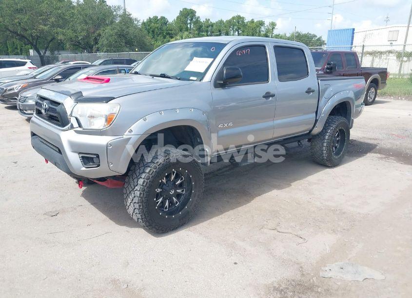 Photo 2 of 2015 Toyota Tacoma BASE V6 (VIN 5TFLU4EN8FX124417)