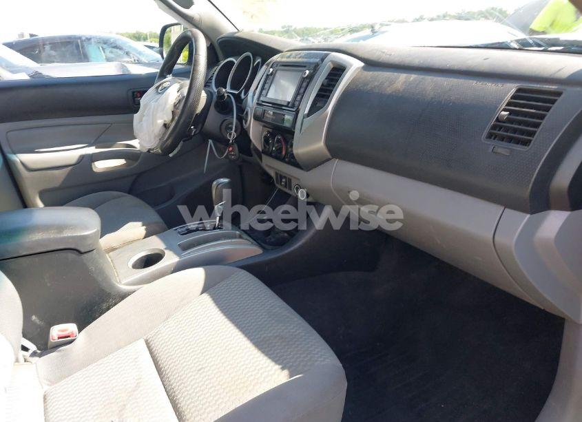 Photo 5 of 2015 Toyota Tacoma BASE V6/TRD PRO (VIN 5TFLU4EN8FX128502)