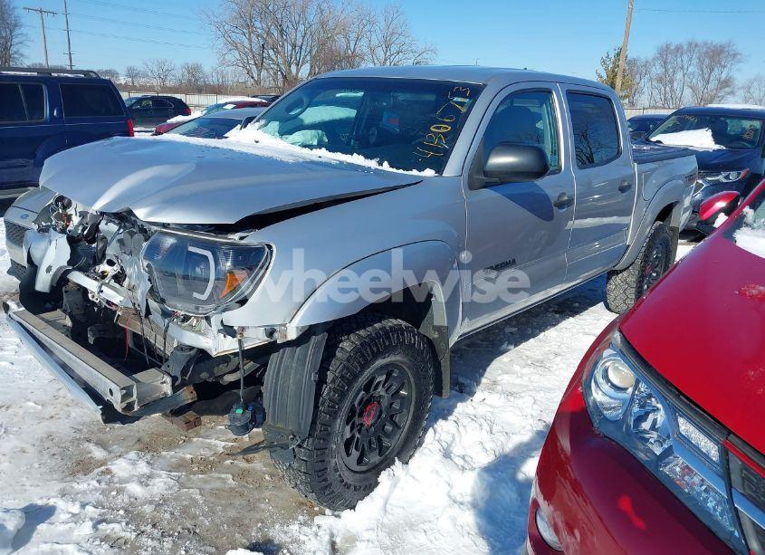 Photo 2 of 2012 Toyota Tacoma DOUBLE CAB (VIN 5TFLU4EN9CX035760)