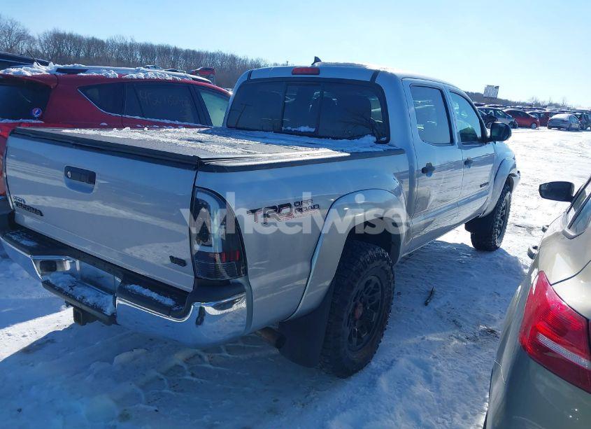 Photo 4 of 2012 Toyota Tacoma DOUBLE CAB (VIN 5TFLU4EN9CX035760)