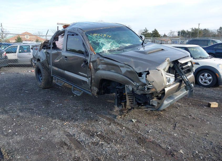 2013 Toyota Tacoma DOUBLE CAB (VIN 5TFLU4EN9DX078061) main photo