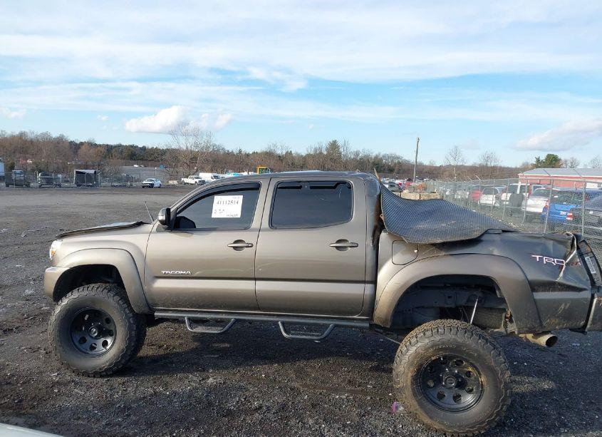 Photo 13 of 2013 Toyota Tacoma DOUBLE CAB (VIN 5TFLU4EN9DX078061)