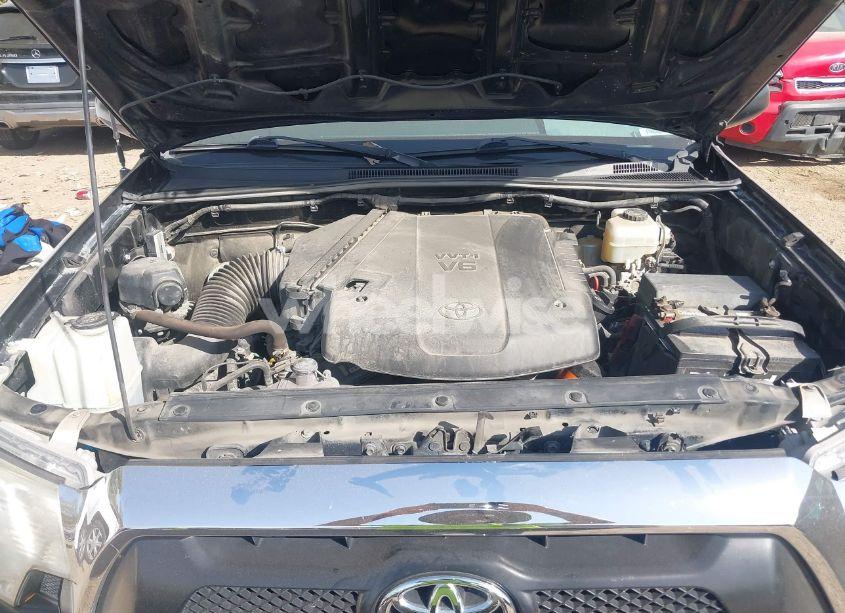 Photo 10 of 2015 Toyota Tacoma BASE V6 (VIN 5TFLU4EN9FX147494)