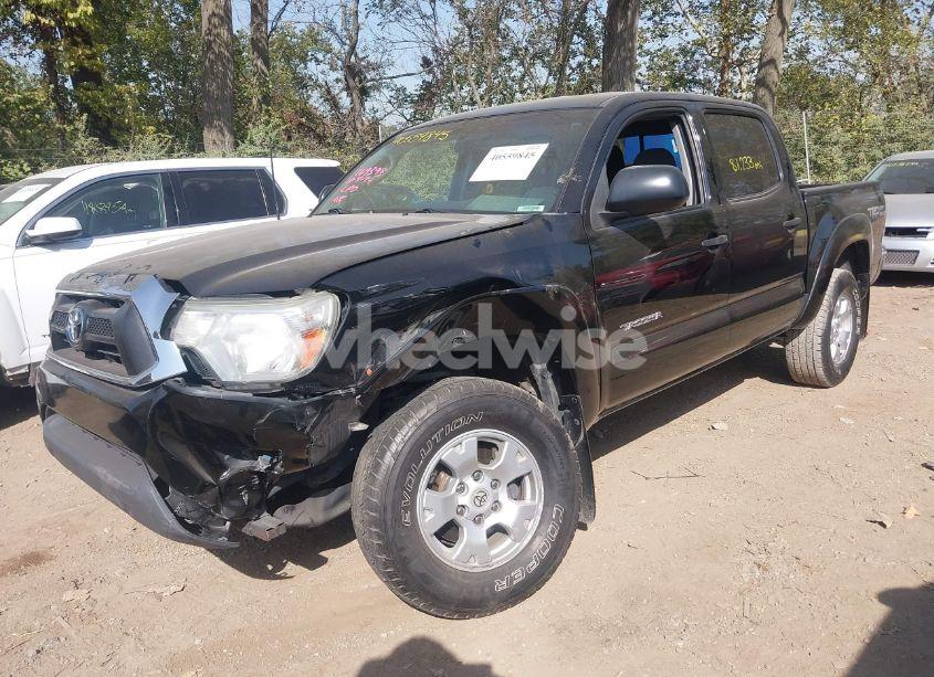 Photo 6 of 2015 Toyota Tacoma BASE V6 (VIN 5TFLU4EN9FX147494)