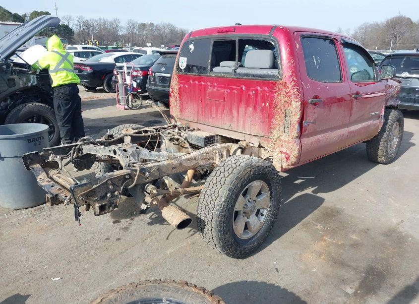 Photo 4 of 2011 Toyota Tacoma DOUBLE CAB (VIN 5TFLU4ENXBX016911)