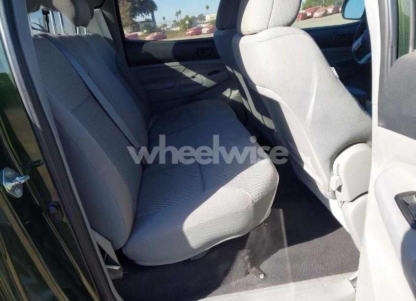 Photo 8 of 2014 Toyota Tacoma BASE V6 (VIN 5TFLU4ENXEX089541)