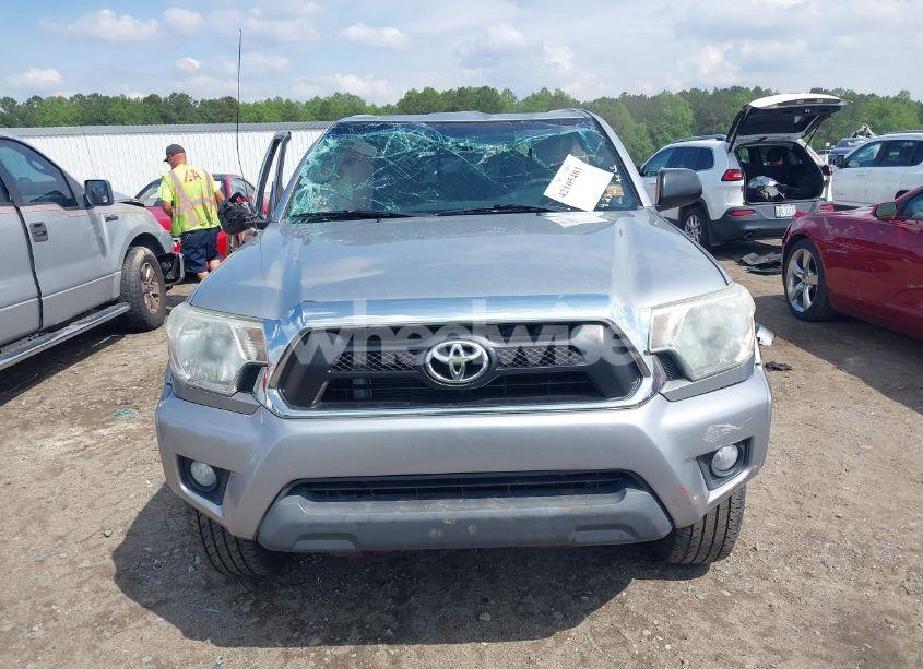 Photo 13 of 2015 Toyota Tacoma BASE V6 (VIN 5TFLU4ENXFX124659)