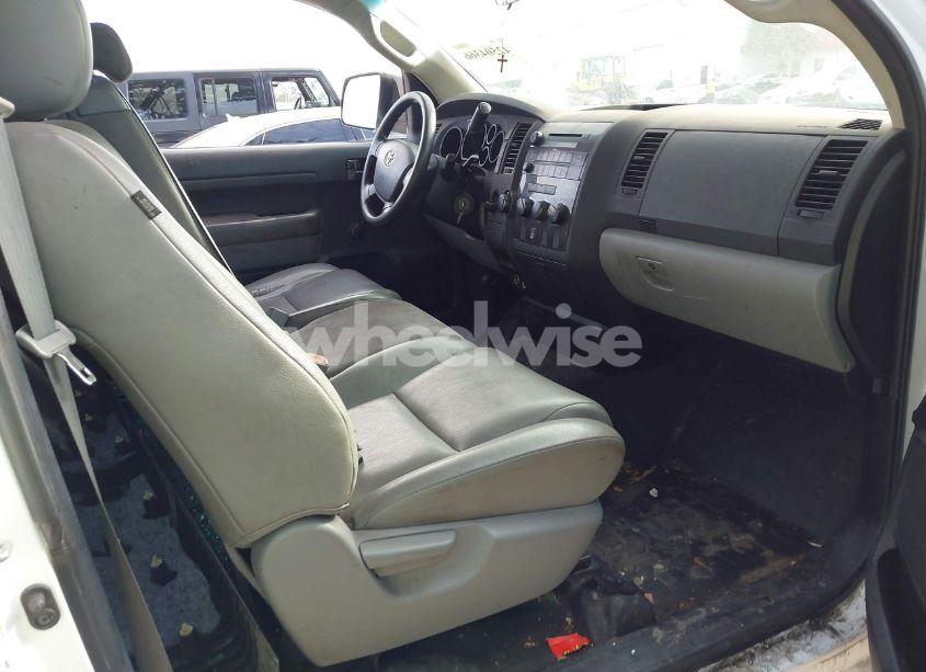 Photo 5 of 2010 Toyota Tundra GRADE V6 (VIN 5TFLU5F10AX022832)