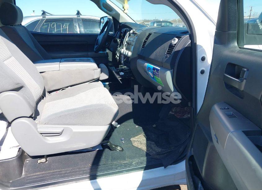 Photo 5 of 2012 Toyota Tundra 2WD TRUCK GRADE V6 (A5) (VIN 5TFLU5F17CX027822)