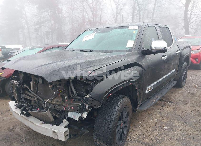 Photo 2 of 2022 Toyota Tundra (VIN 5TFMA5DBXNX012937)