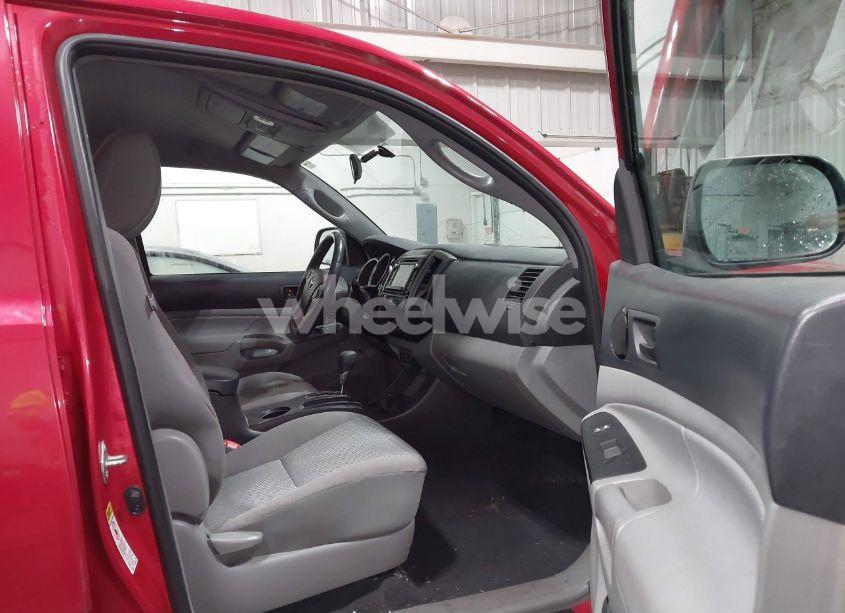 Photo 5 of 2014 Toyota Tacoma BASE V6 (VIN 5TFMU4FN1EX022071)