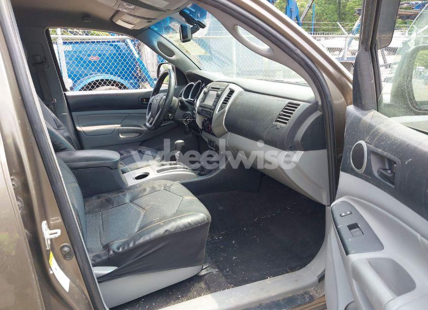 Photo 5 of 2013 Toyota Tacoma V6 (VIN 5TFMU4FN6DX015079)