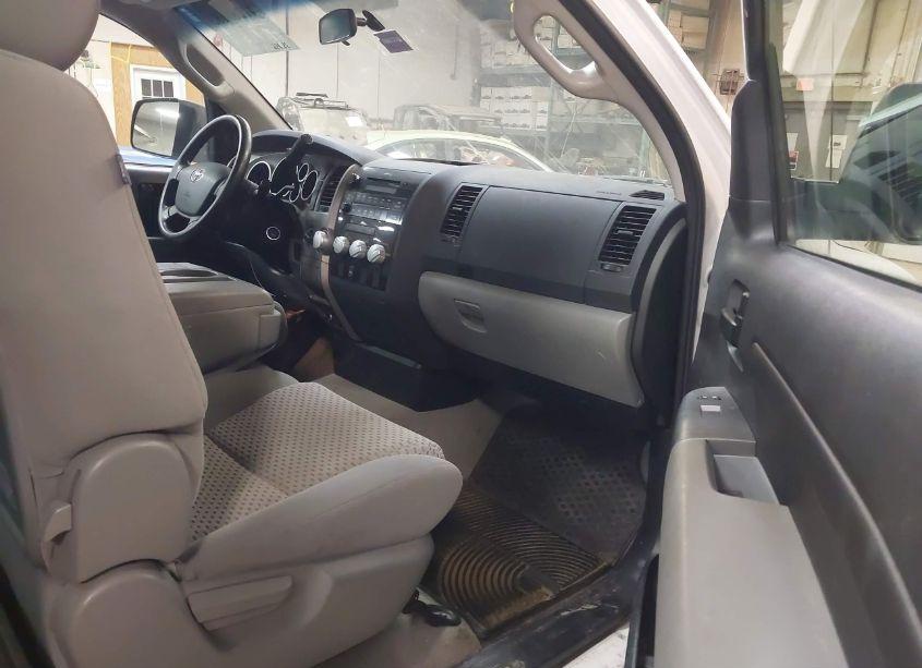 Photo 5 of 2010 Toyota Tundra GRADE 5.7L V8 (VIN 5TFMY5F12AX107907)