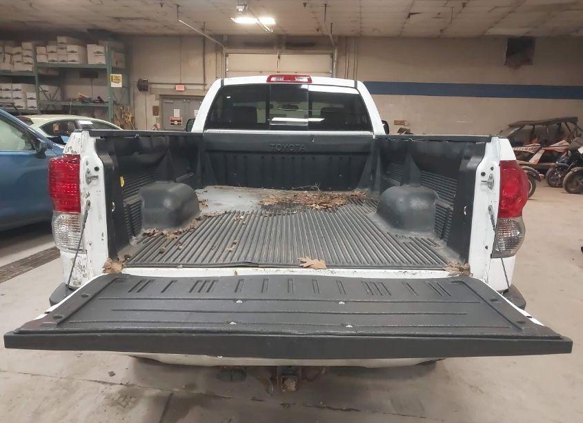 Photo 8 of 2010 Toyota Tundra GRADE 5.7L V8 (VIN 5TFMY5F12AX107907)