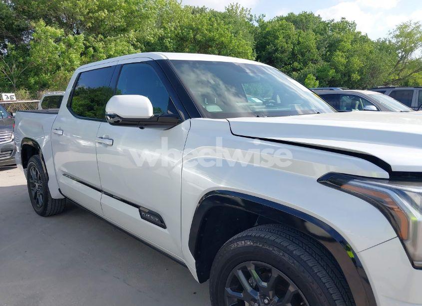 Photo 13 of 2022 Toyota Tundra PLATINUM (VIN 5TFNA5AB1NX011149)