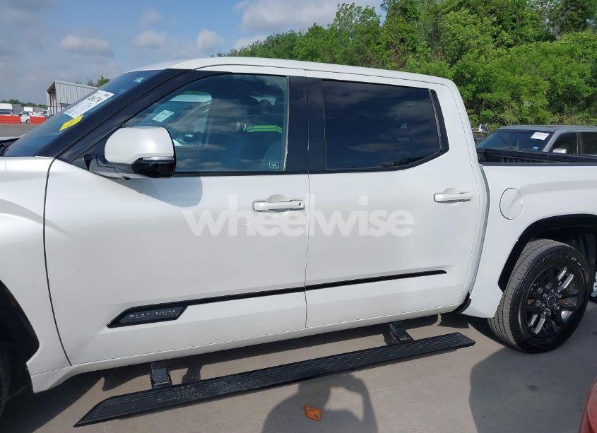 Photo 14 of 2022 Toyota Tundra PLATINUM (VIN 5TFNA5AB1NX011149)