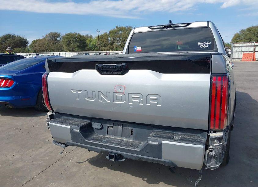 Photo 17 of 2022 Toyota Tundra PLATINUM (VIN 5TFNA5AB8NX002738)