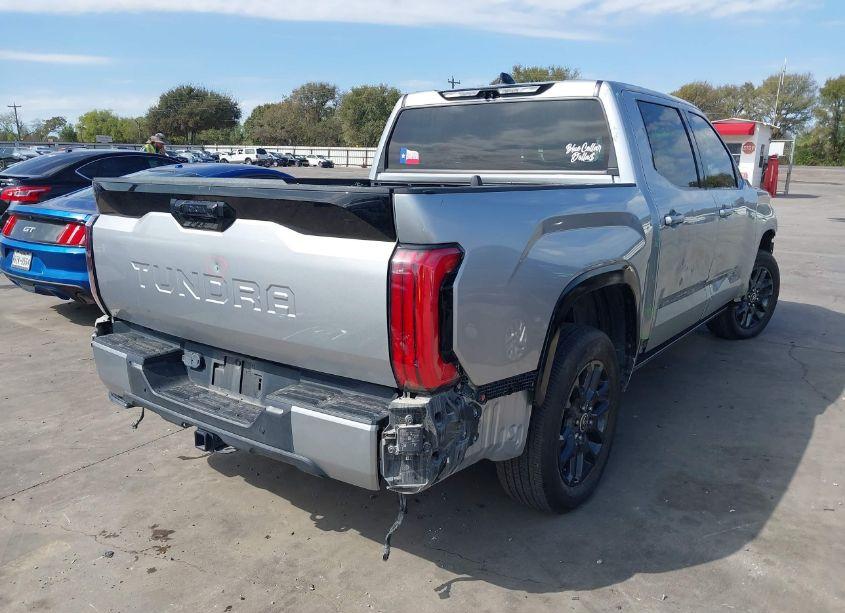 Photo 4 of 2022 Toyota Tundra PLATINUM (VIN 5TFNA5AB8NX002738)