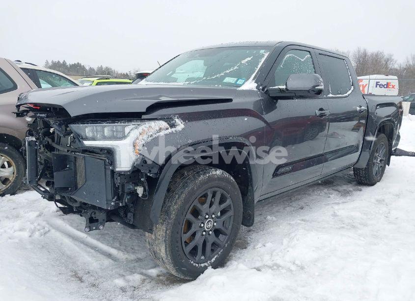 Photo 2 of 2022 Toyota Tundra PLATINUM (VIN 5TFNA5DB8NX025240)