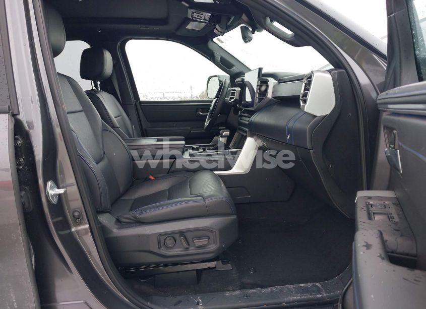 Photo 5 of 2022 Toyota Tundra PLATINUM (VIN 5TFNA5DB8NX025240)