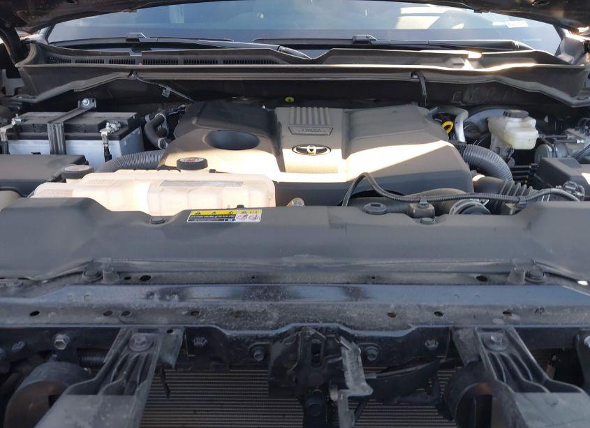 Photo 10 of 2023 Toyota Tundra PLATINUM (VIN 5TFNA5DBXPX117873)