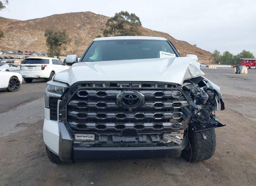 Photo 12 of 2022 Toyota Tundra PLATINUM (VIN 5TFNA5EC8NX001706)