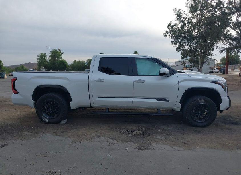 Photo 13 of 2022 Toyota Tundra PLATINUM (VIN 5TFNA5EC8NX001706)