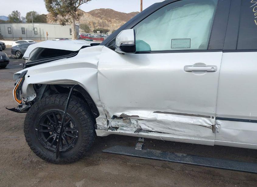 Photo 17 of 2022 Toyota Tundra PLATINUM (VIN 5TFNA5EC8NX001706)