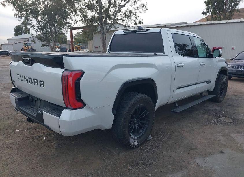 Photo 4 of 2022 Toyota Tundra PLATINUM (VIN 5TFNA5EC8NX001706)