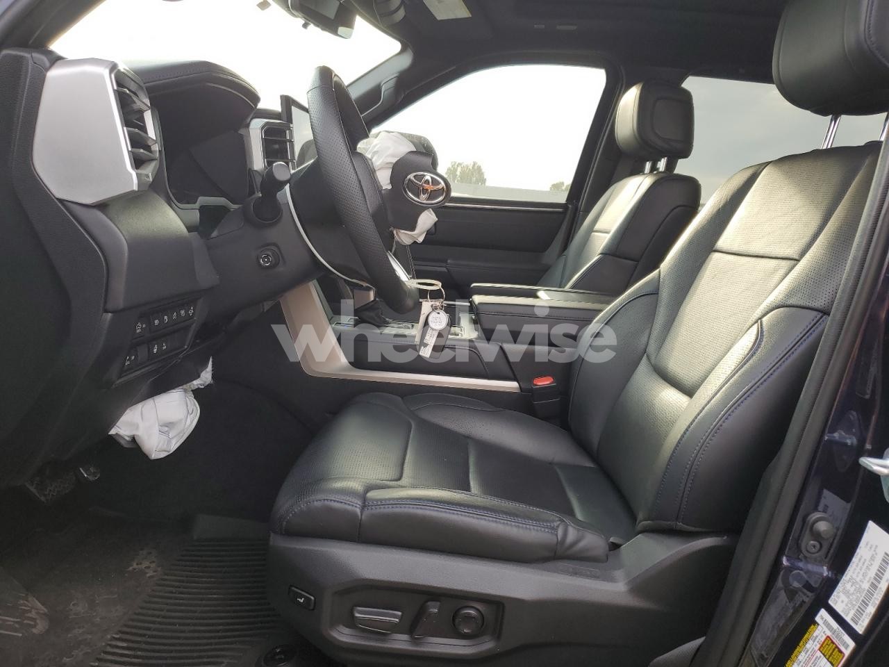 Photo 7 of 2023 TOYOTA TUNDRA CREWMAX PLATINUM (VIN 5TFNC5DBXPX018545)