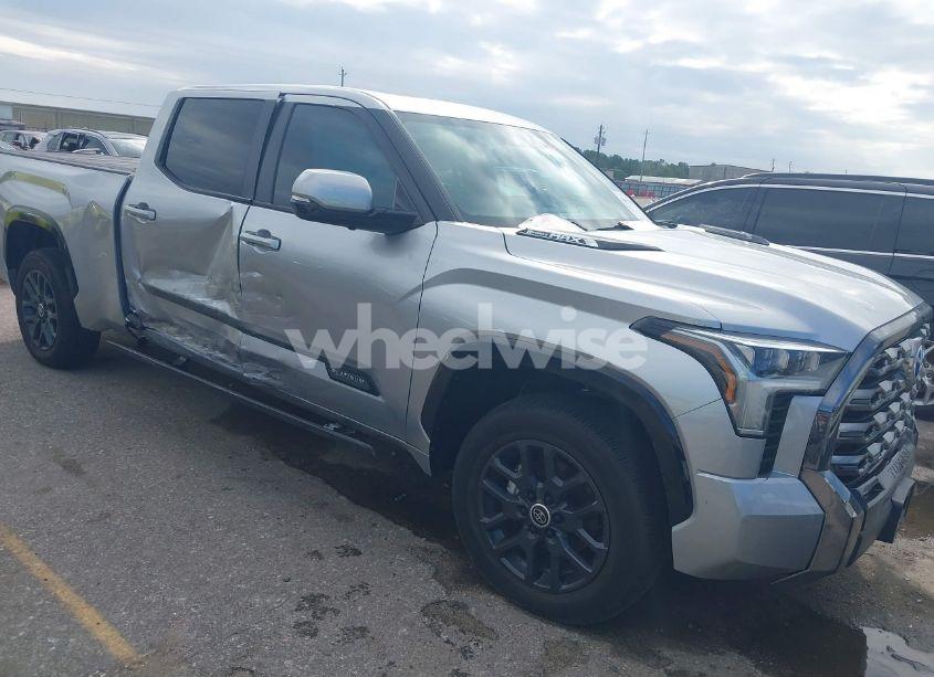 2024 Toyota Tundra HYBRID PLATINUM (VIN 5TFNC5EC6RX005592) main photo