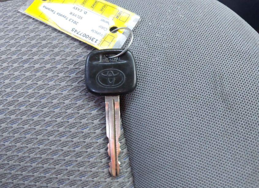 Photo 11 of 2013 Toyota Tacoma (VIN 5TFNX4CN0DX019872)