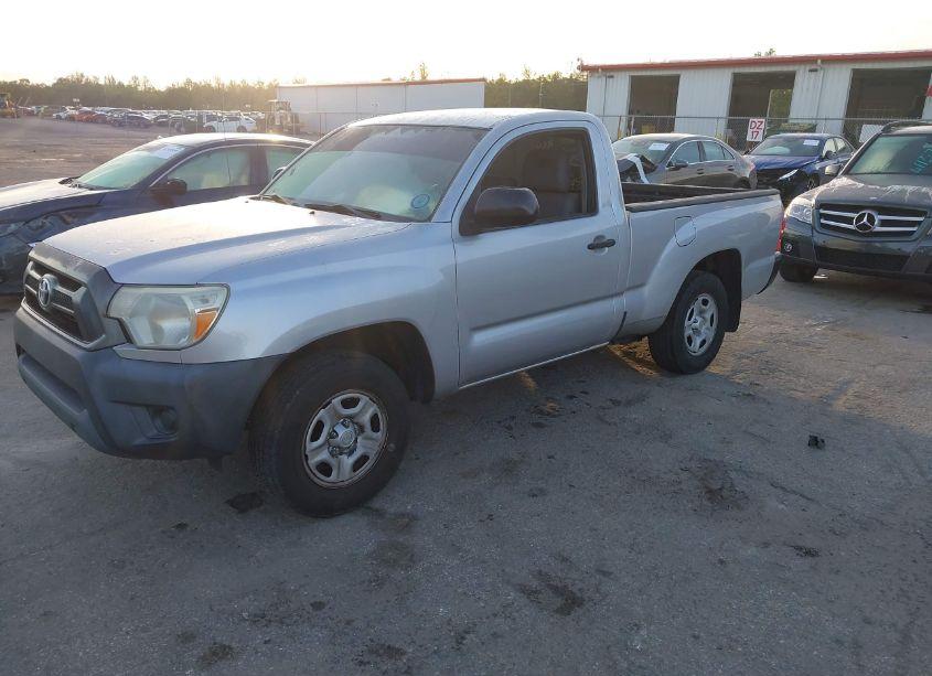 Photo 2 of 2013 Toyota Tacoma (VIN 5TFNX4CN0DX019872)