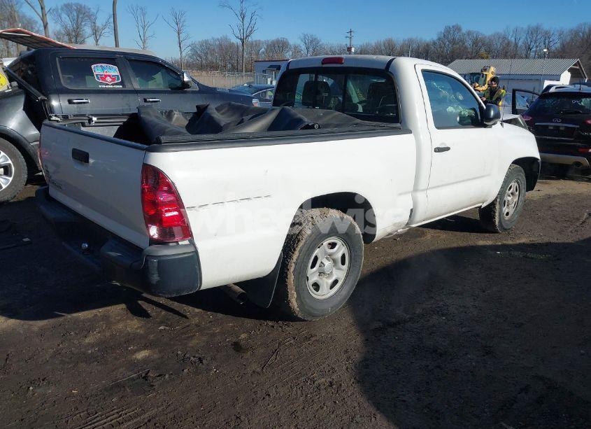 Photo 4 of 2014 Toyota Tacoma (VIN 5TFNX4CN0EX032686)