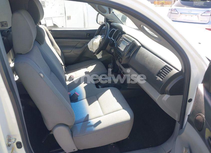 Photo 5 of 2014 Toyota Tacoma (VIN 5TFNX4CN0EX036172)