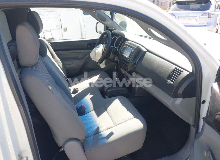 Photo 8 of 2014 Toyota Tacoma (VIN 5TFNX4CN0EX036172)