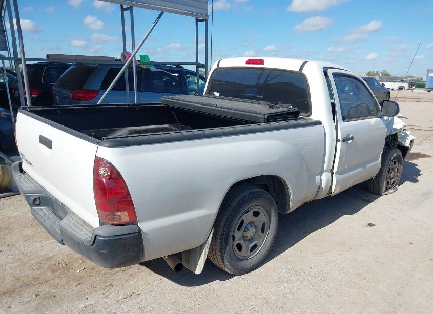 Photo 4 of 2014 Toyota Tacoma (VIN 5TFNX4CN0EX039542)