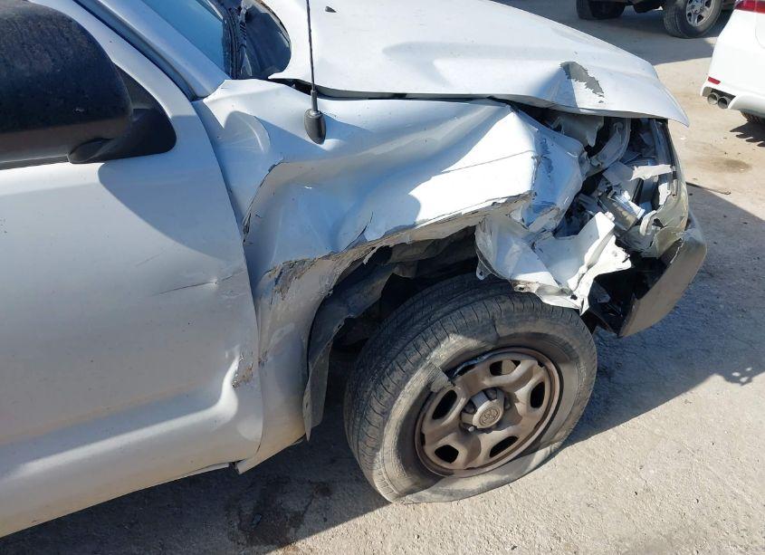Photo 6 of 2014 Toyota Tacoma (VIN 5TFNX4CN0EX039542)